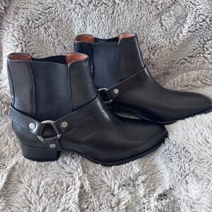 Frye Dara Harness Bootie -Black Size  7.5